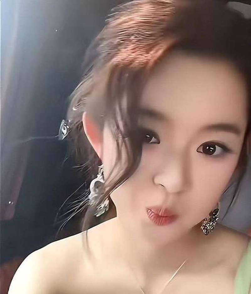 黄杨钿甜